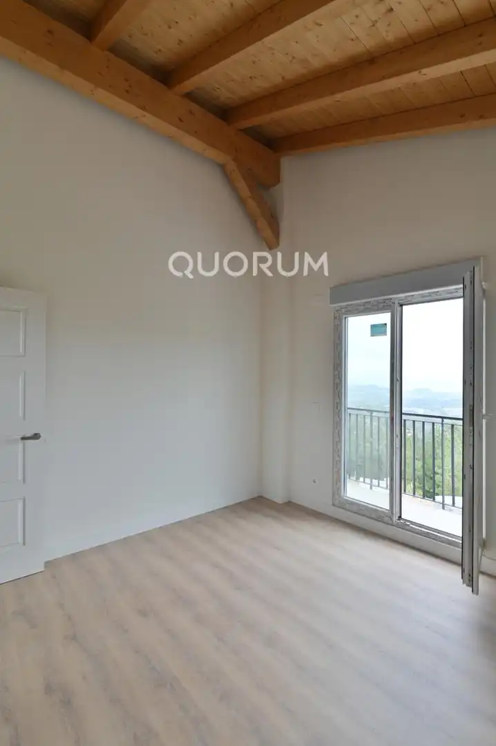 Habitación de Casa adosada en venta en Mungia con Calefacción, Jardín privado y Trastero