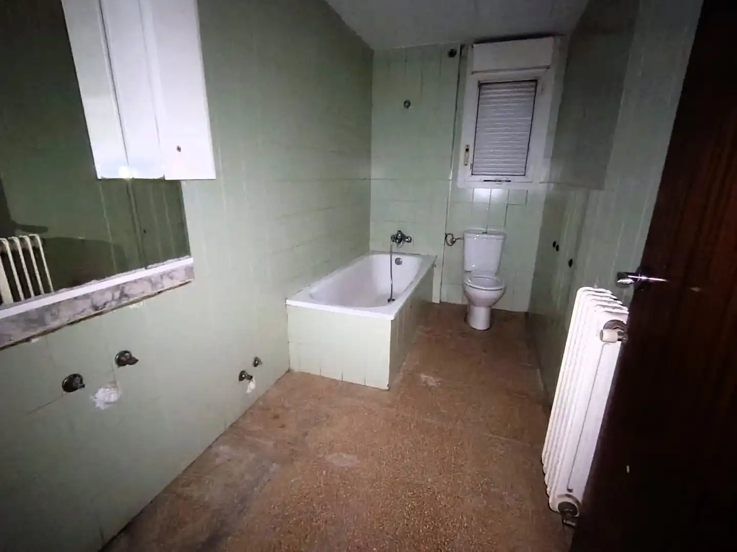 Badezimmer von Wohnungen zum Verkauf in Lleida mit Terrasse und Alarm