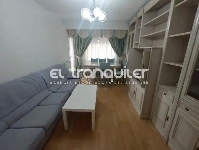 Sala d'estar de Pis de lloguer en Alcalá de Henares amb Terrassa, Moblat i Rentadora