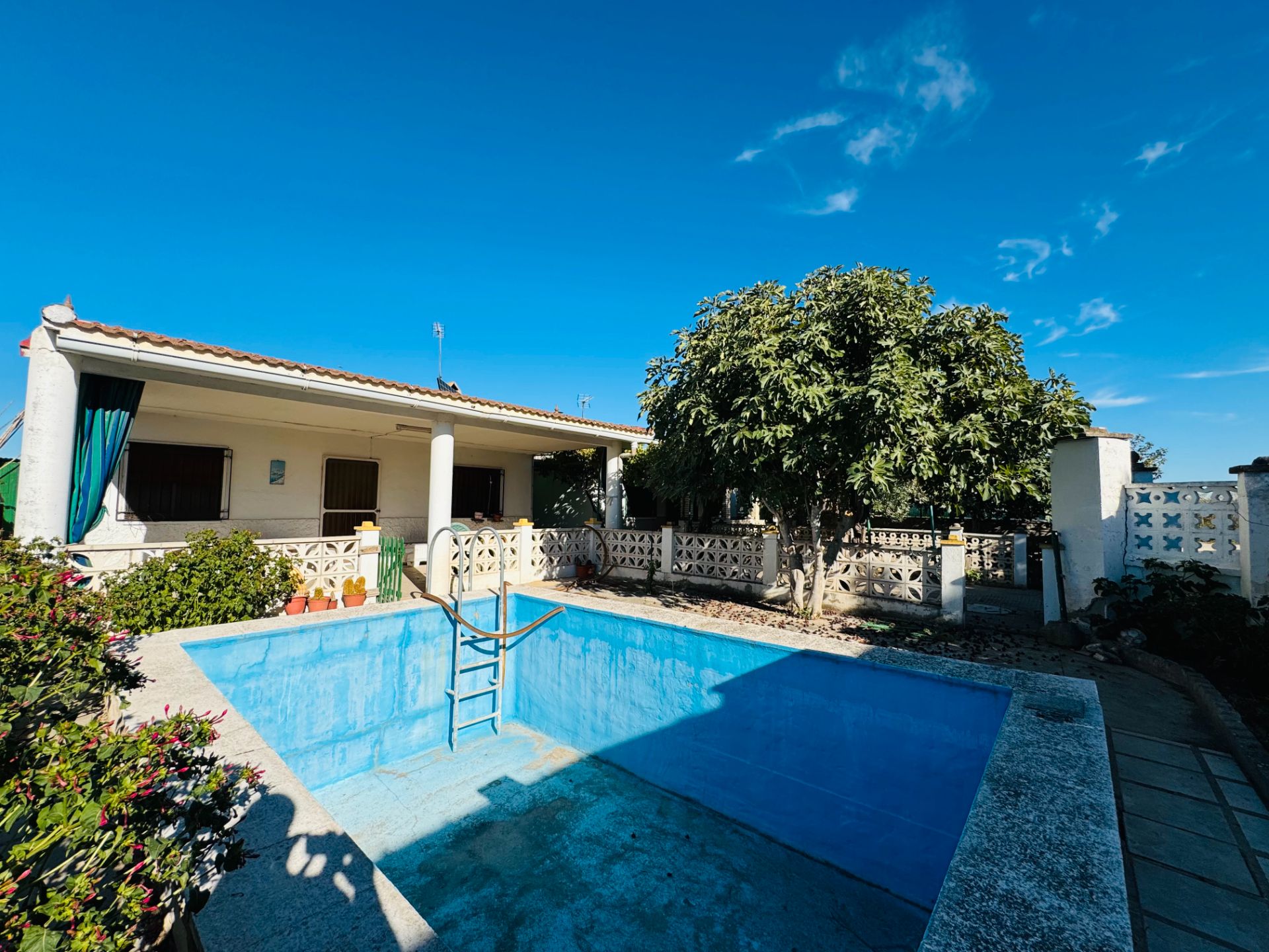 Swimming pool of Country house for sale in Pastriz  with Private garden, Swimming Pool and Furnished