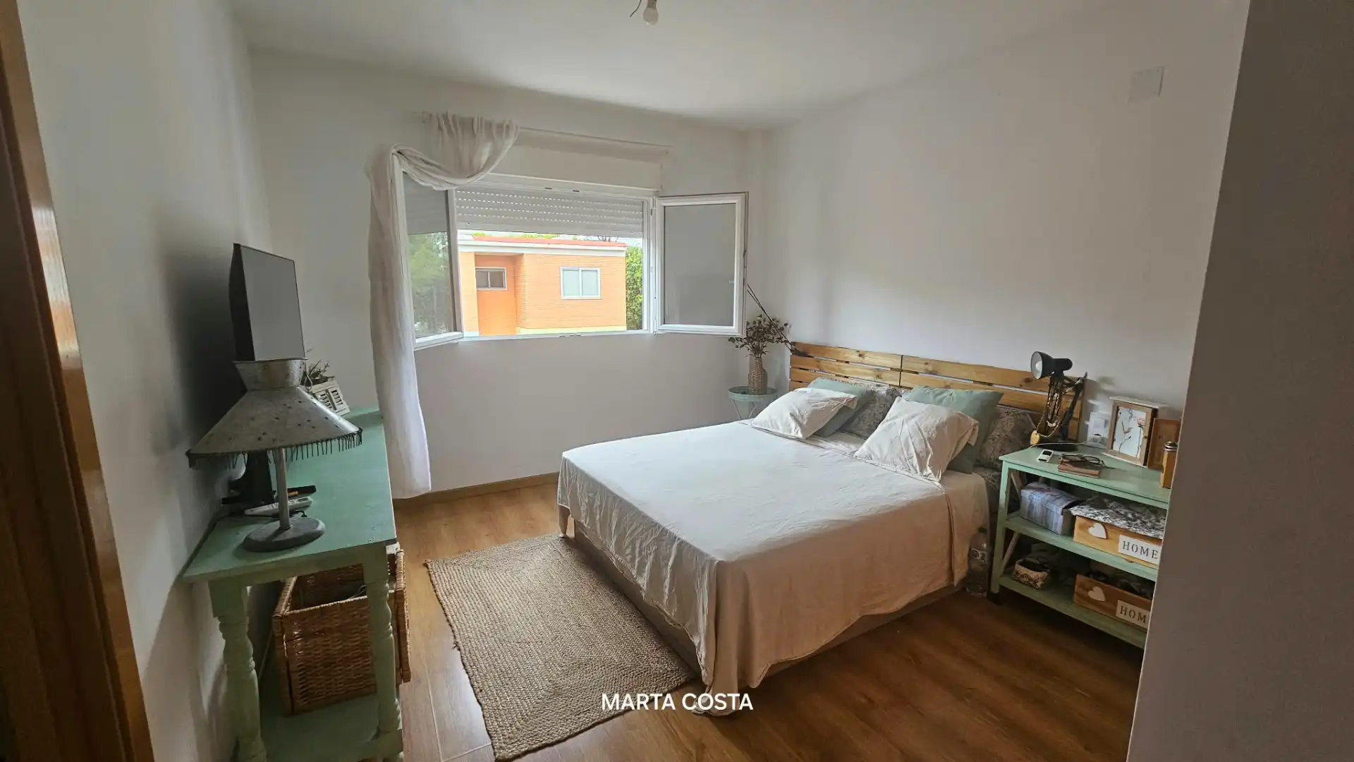 Schlafzimmer von Einfamilien-Reihenhaus zum Verkauf in Almoines mit Klimaanlage, Heizung und Parkett