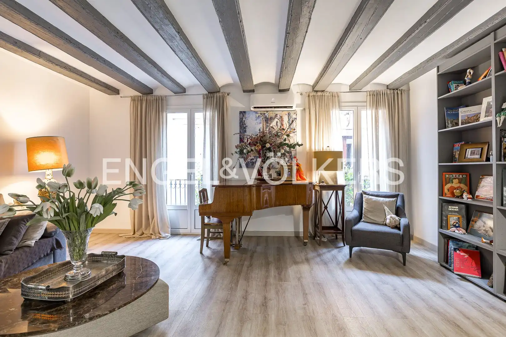Sala de estar de Piso en venta en Barcelona con Aire acondicionado, Calefacción y Amueblado