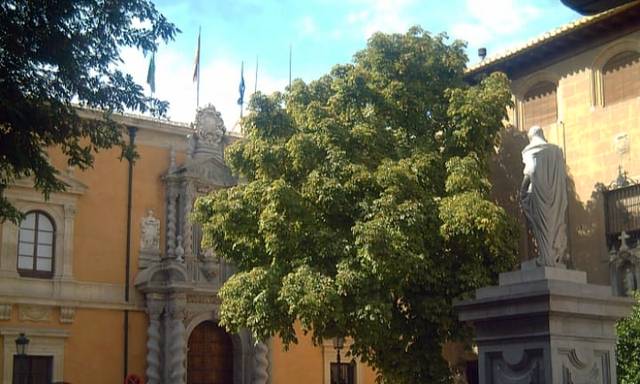 Piso en Alquiler en Centro - Sagrario