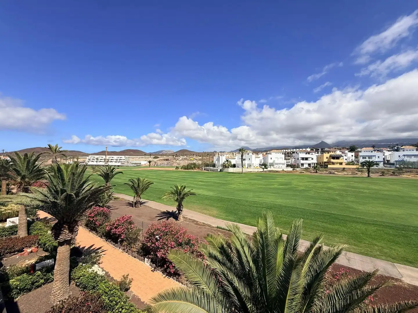 Vista exterior de Apartament de lloguer en San Miguel de Abona amb Aire condicionat, Terrassa i Balcó