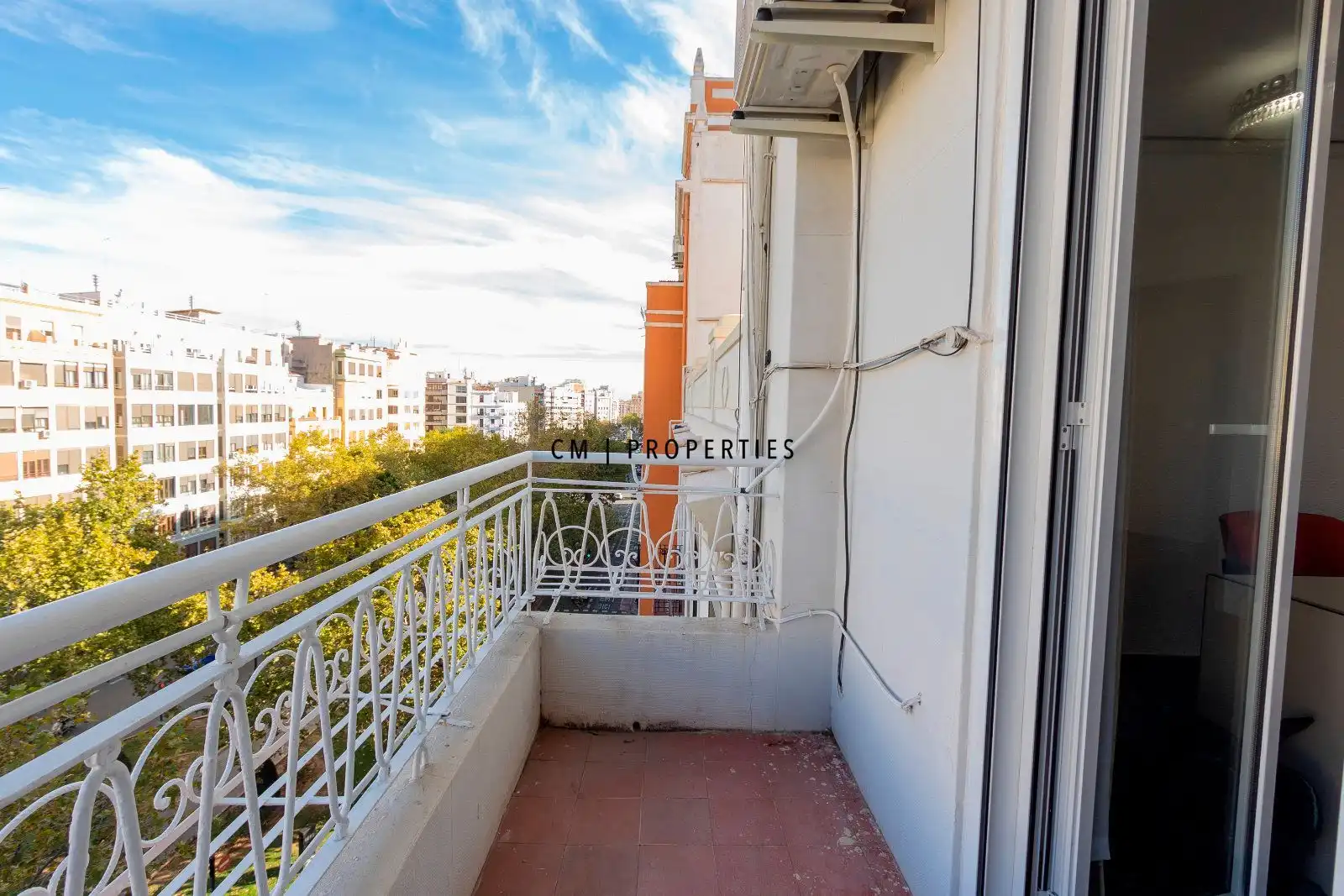 Balcony of Office for rent in Valencia  with Air Conditioner, Heating and Furnished