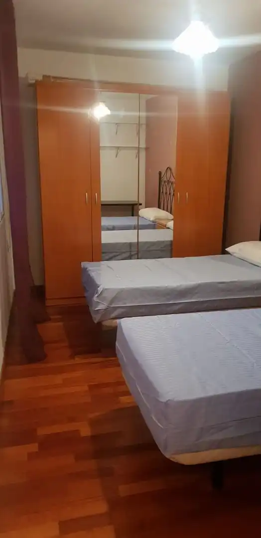 Habitación de Piso de alquiler en Sevilla con Aire acondicionado, Amueblado y Horno