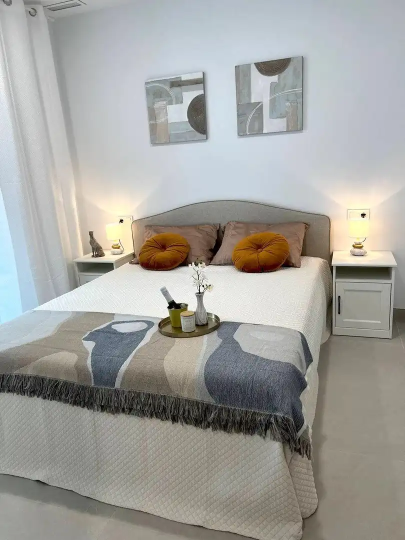Habitación de Apartamento en venta en Torrevieja con Calefacción, Terraza y Amueblado