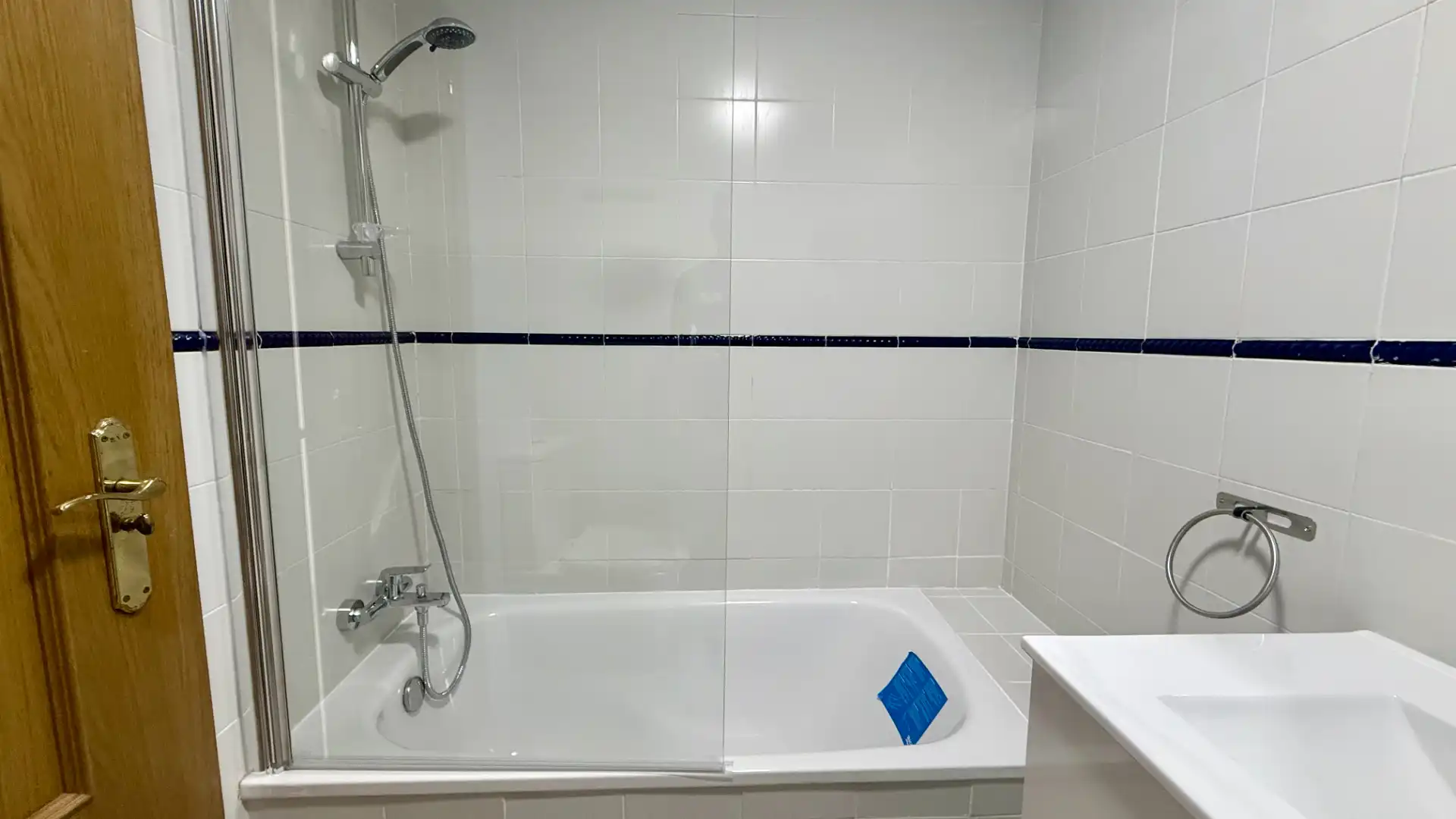 Badezimmer von Wohnung zur Miete in Cádiz