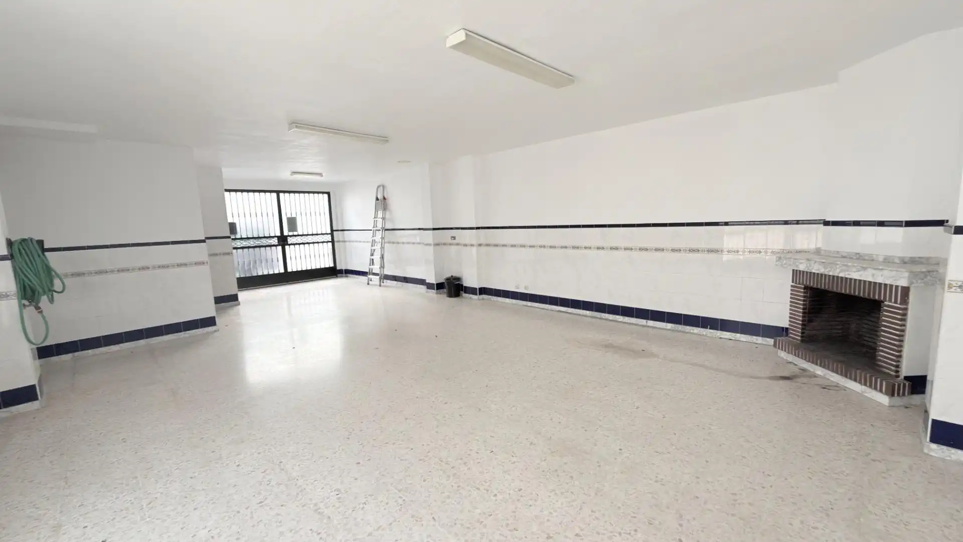 Casa adosada en venta en Moguer con Terraza