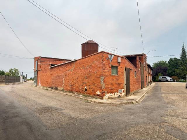 Nave industrial en Venta en Calle Carretera en Urdiales del Páramo