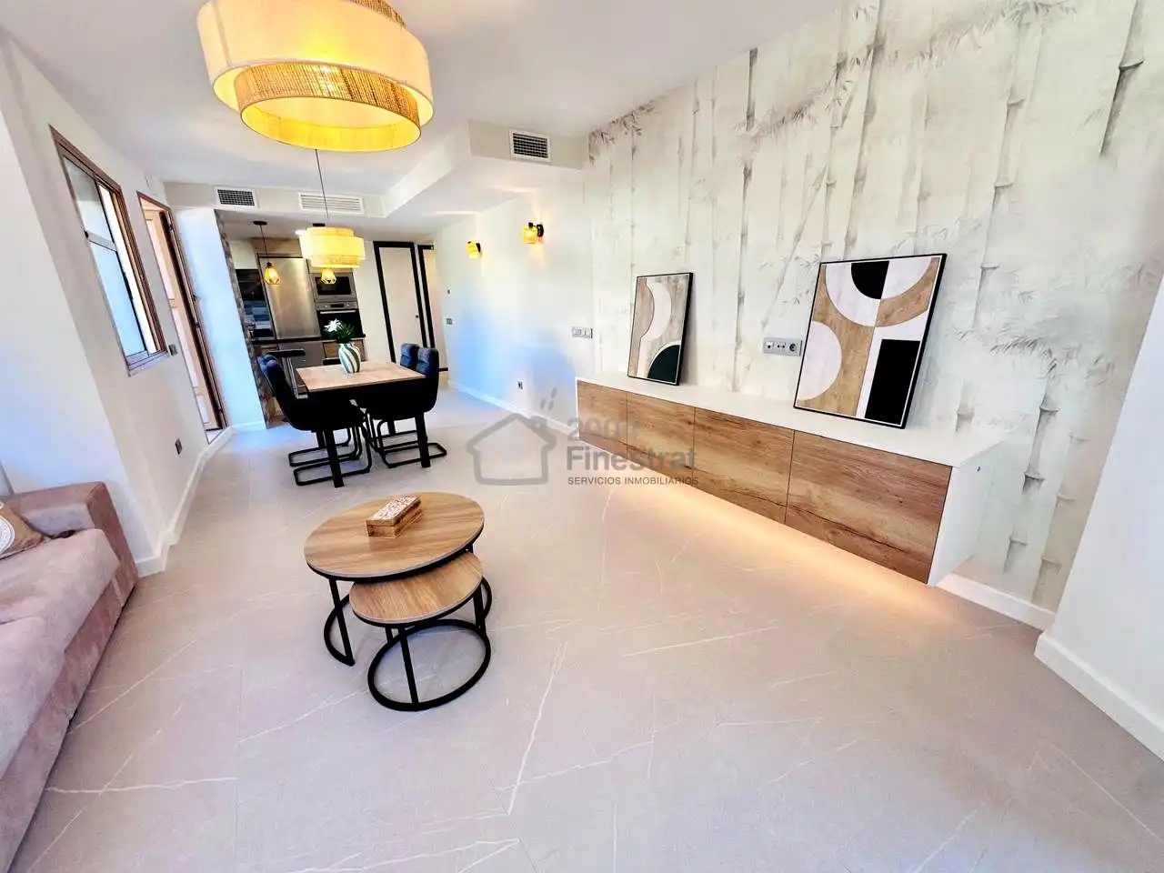 Sala d'estar de Planta baixa de lloguer en Golf Bahía