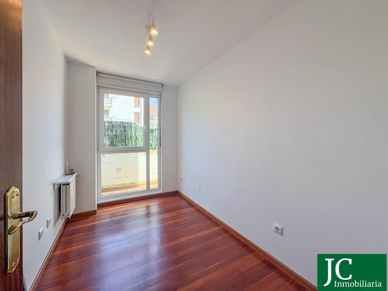 Habitación de Planta baja en venta en Bárcena de Cicero con Calefacción, Jardín privado y Terraza