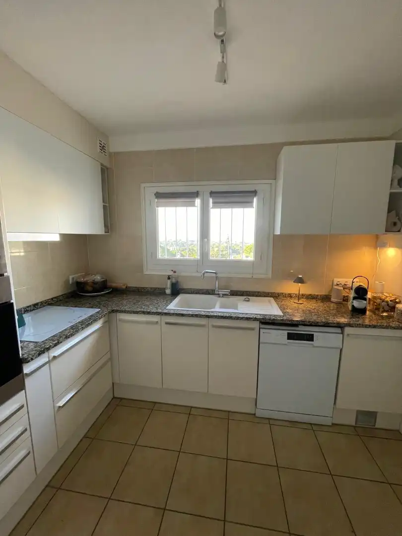 Cuina de Casa o xalet en venda en L'Escala amb Aire condicionat, Jardí privat i Terrassa