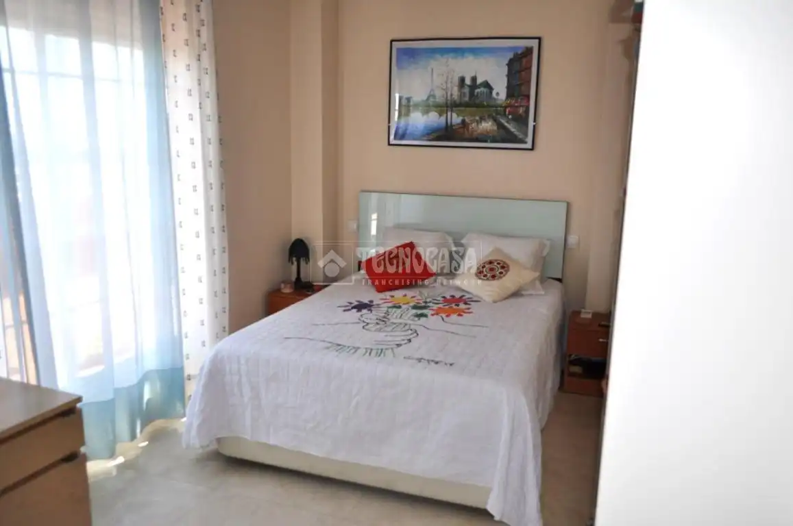 Habitación de Ático en venta en Villaviciosa de Odón con Terraza y Piscina comunitaria