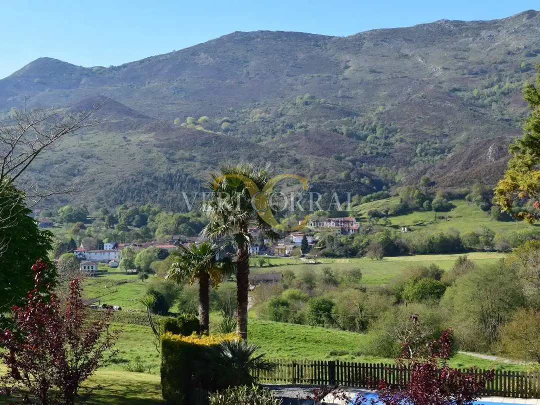 Edificio en venta en Llanes