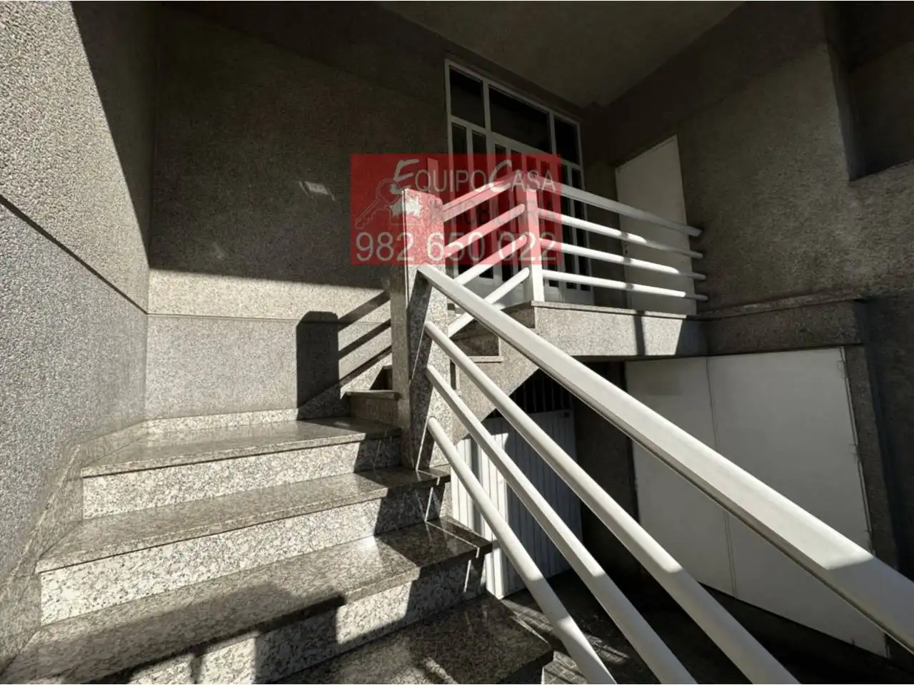 Vista exterior de Pis en venda en Lugo amb Calefacció, Parquet i Traster