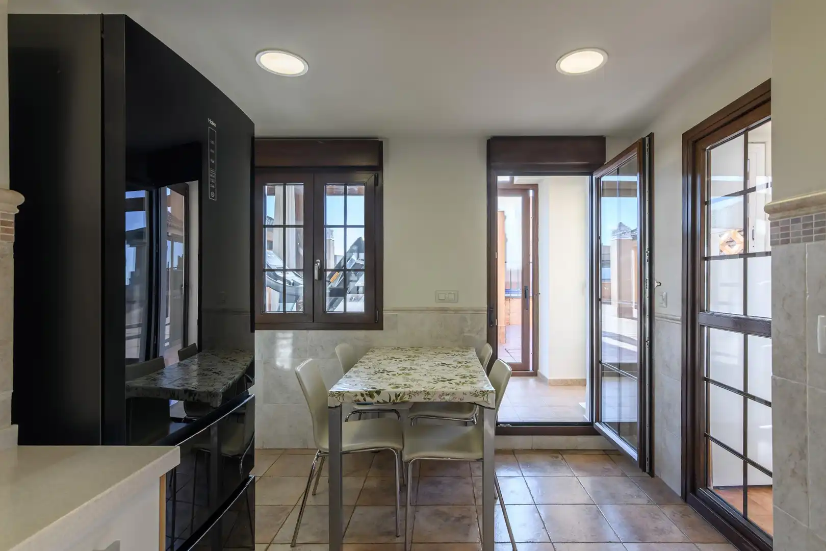 Küche von Dachboden zum Verkauf in Ayamonte mit Terrasse, Abstellraum und Möbliert