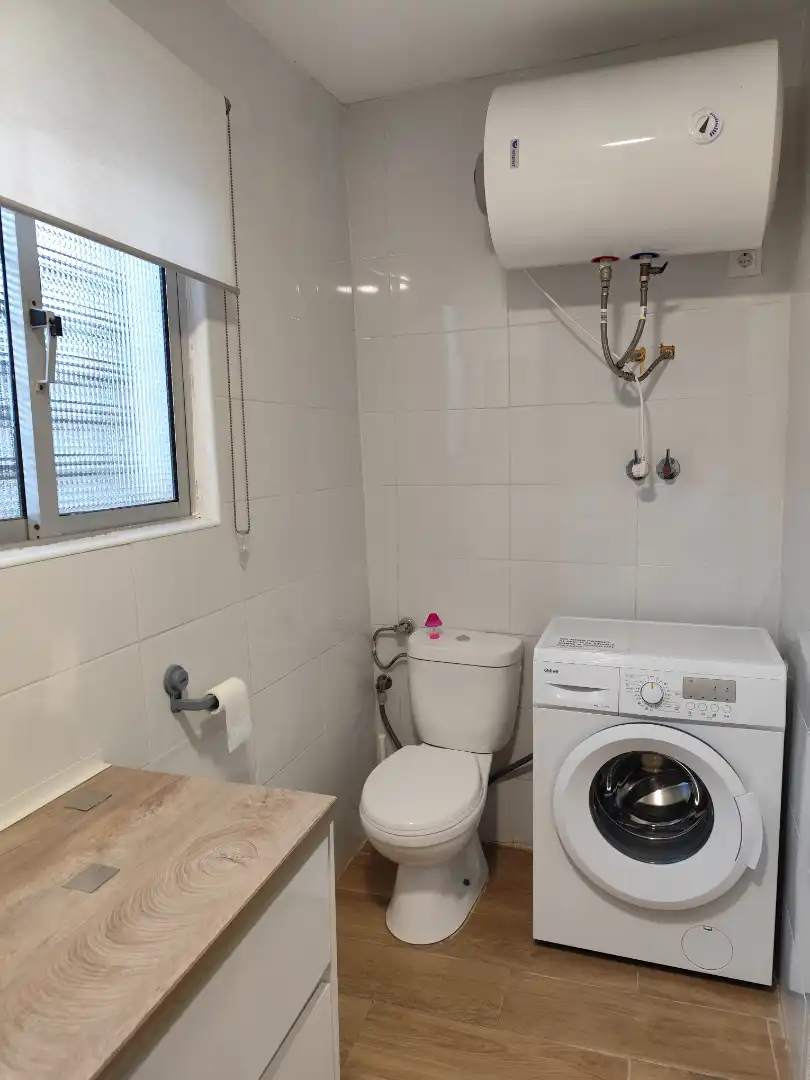Baño de Apartamento de alquiler en Sanlúcar de Barrameda con Amueblado, Lavadora y Microondas