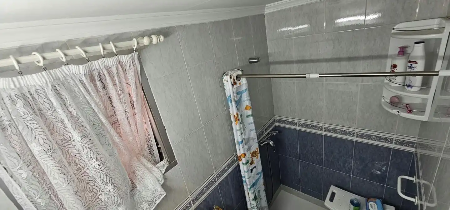 Bany de Casa adosada en venda en Málaga amb Aire condicionat i Terrassa