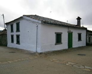 Vista exterior de Casa o xalet en venda en Robregordo