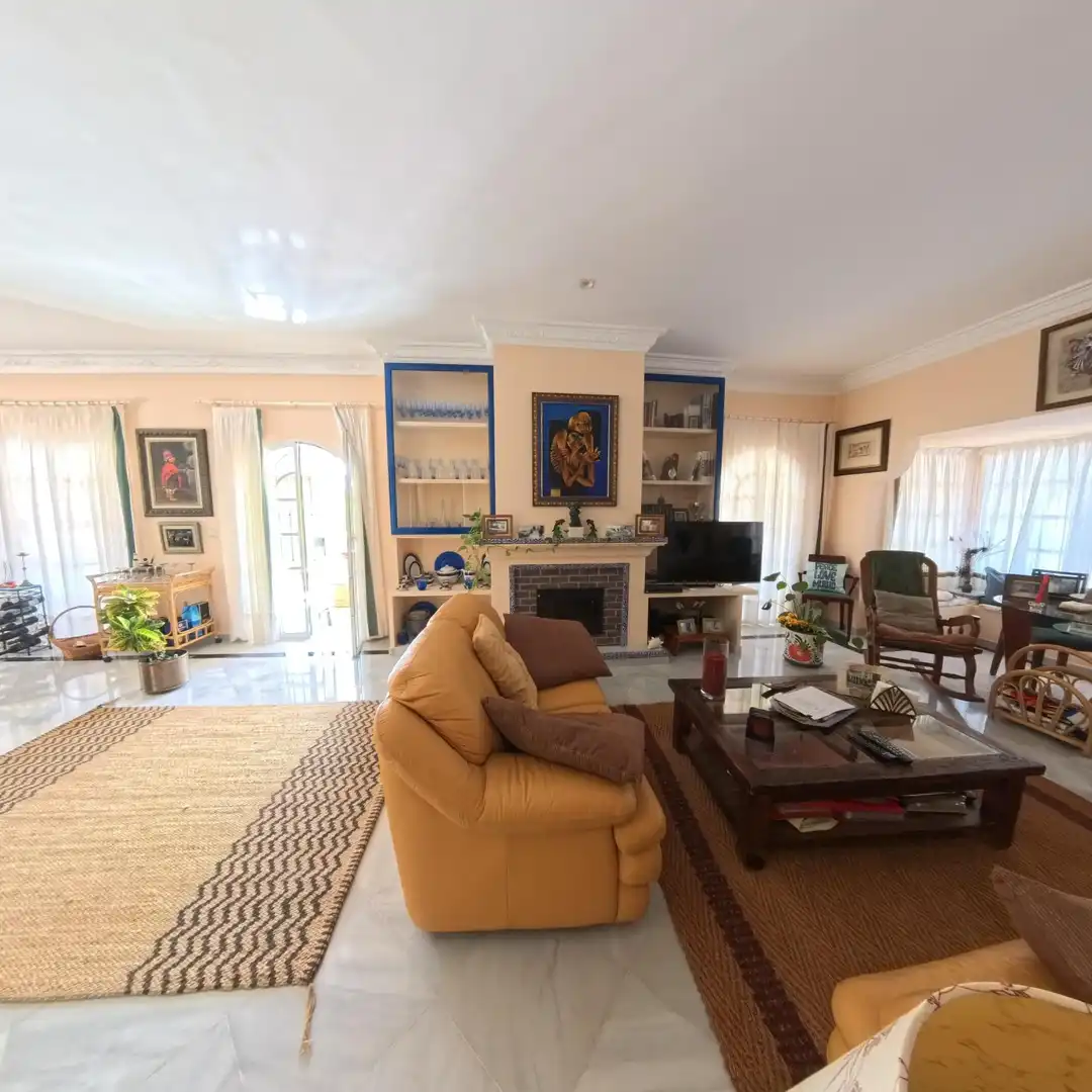Sala d'estar de Casa o xalet en venda en Chiclana de la Frontera amb Aire condicionat, Jardí privat i Traster