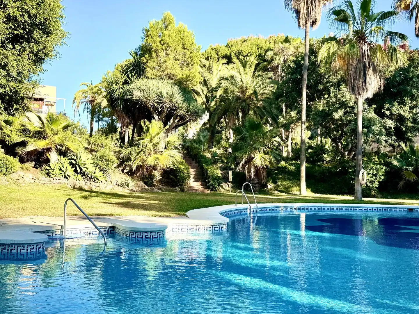 Piscina de Ático en venta en Benalmádena con Aire acondicionado, Calefacción y Terraza
