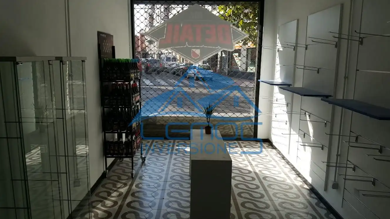 Local comercial en venda a De Mariano Andrés, imagen 2