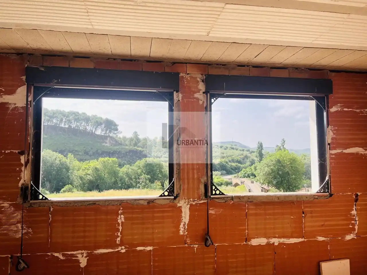 Außenansicht von Einfamilien-Reihenhaus zum Verkauf in Torres del Río mit Privatgarten