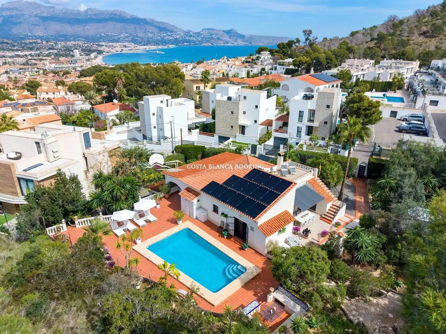 Vista exterior de Casa o chalet en venta en L'Alfàs del Pi con Terraza, Trastero y Piscina