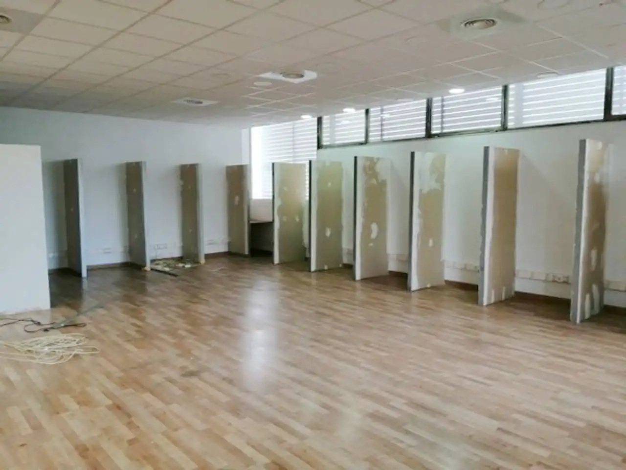 Büro zur Miete in Santa Perpètua de Mogoda mit Heizung und Alarm