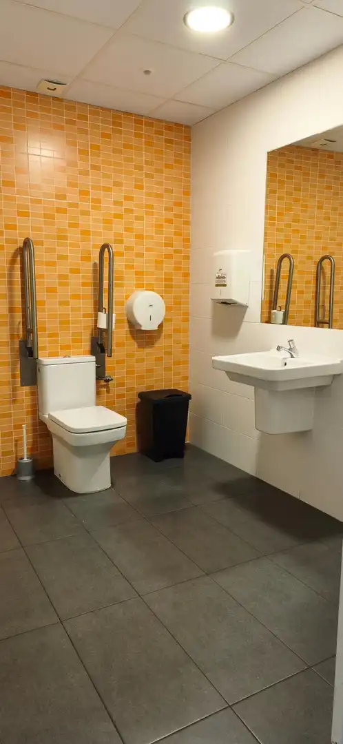 Baño de Local de alquiler en Molina de Segura con Aire acondicionado