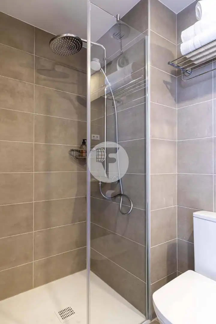 Baño de Piso de alquiler en L'Hospitalet de Llobregat con Aire acondicionado, Calefacción y Terraza