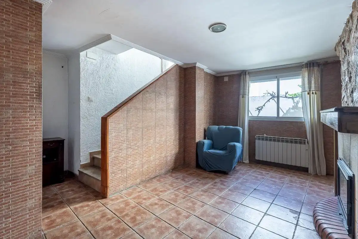 Casa adosada en venta en Huétor Vega con Terraza