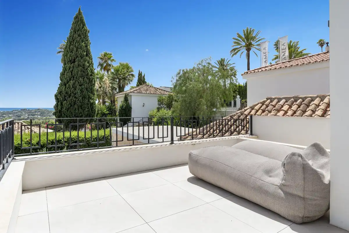 Terrace of Houses for sale in Nueva Andalucía