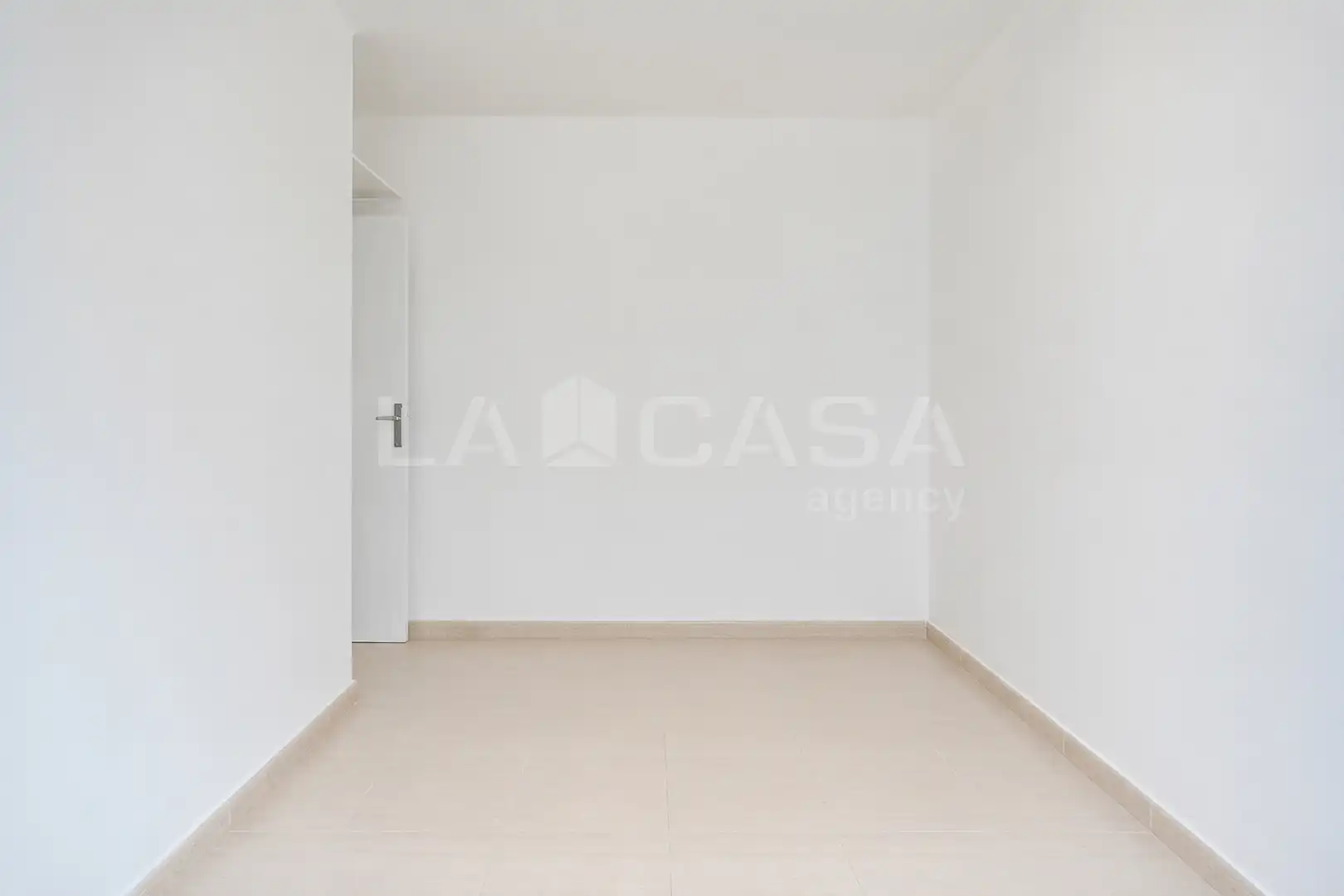 Flat for sale in Cornellà de Llobregat  with Heating