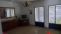 Sala d'estar de Casa o xalet en venda en Almodóvar del Río amb Terrassa