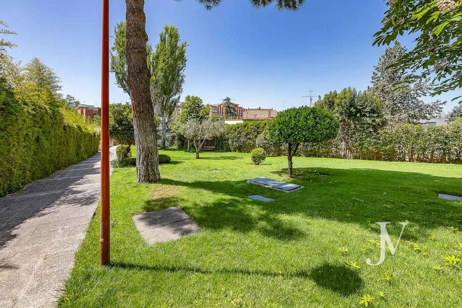 Jardí de Pis en venda en Madrid amb Aire condicionat, Calefacció i Terrassa