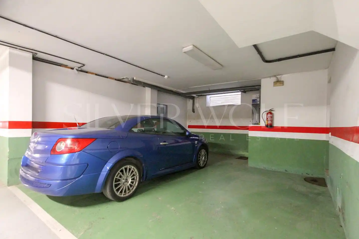 Parkplatz von Einfamilien-Reihenhaus zur Miete in Gavà mit Klimaanlage, Heizung und Privatgarten