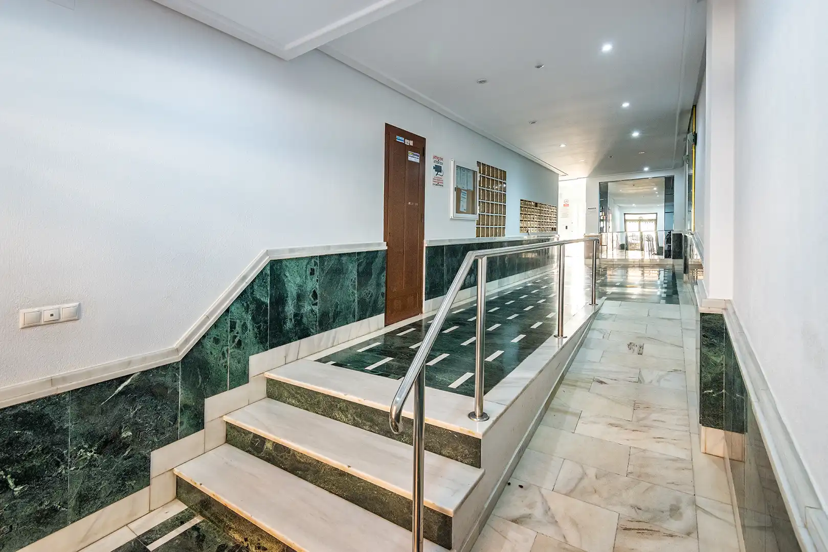 Apartamento con terraza en venta en Calle Patricio Zammit 61, imagen 31