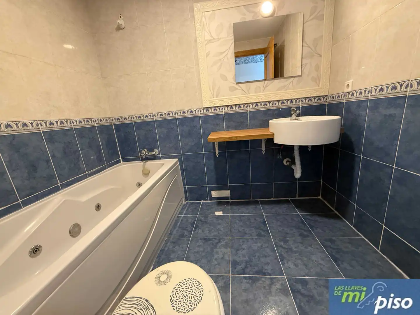 Baño de Piso en venta en Villanubla con Calefacción, Parquet y Horno