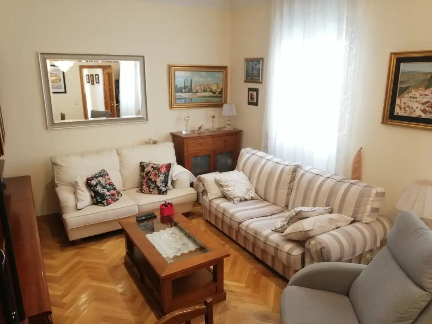 Living room of Flat for sale in Madrid  with Air Conditioner, Heating and Parquet flooring