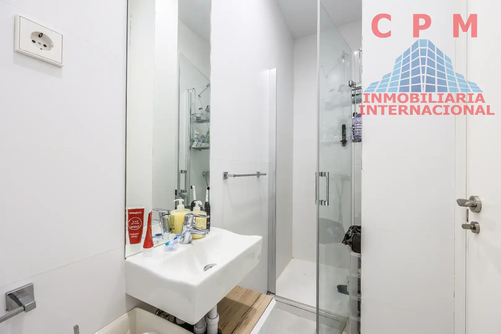 Bathroom of Flat for rent in Madrid  with Air Conditioner, Heating and Parquet flooring