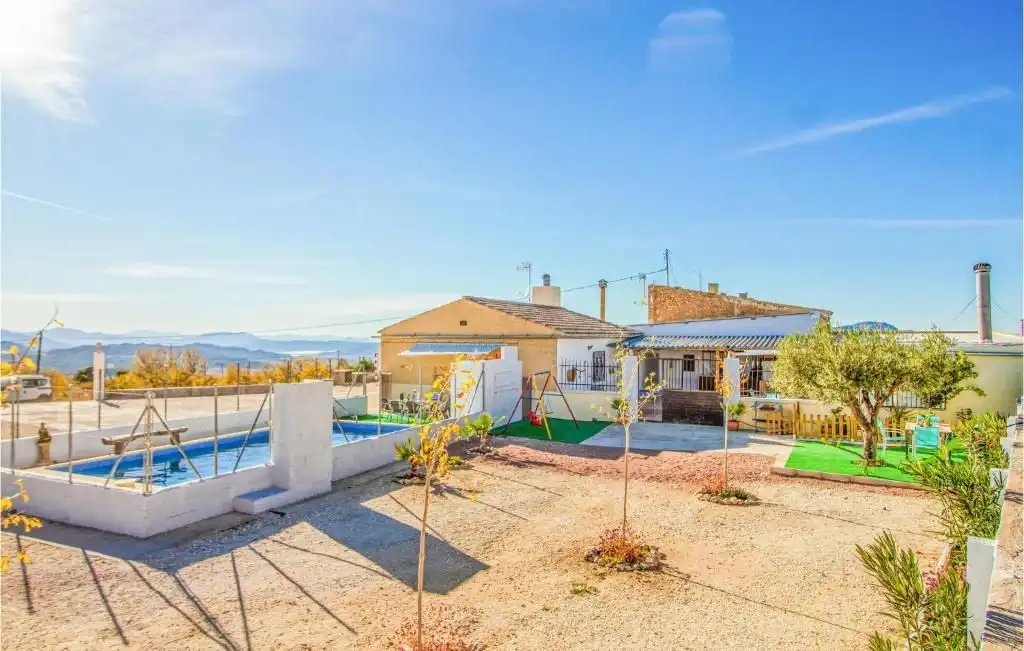 Casa amb piscina en venda a El Pinós / Pinoso, imagen 3