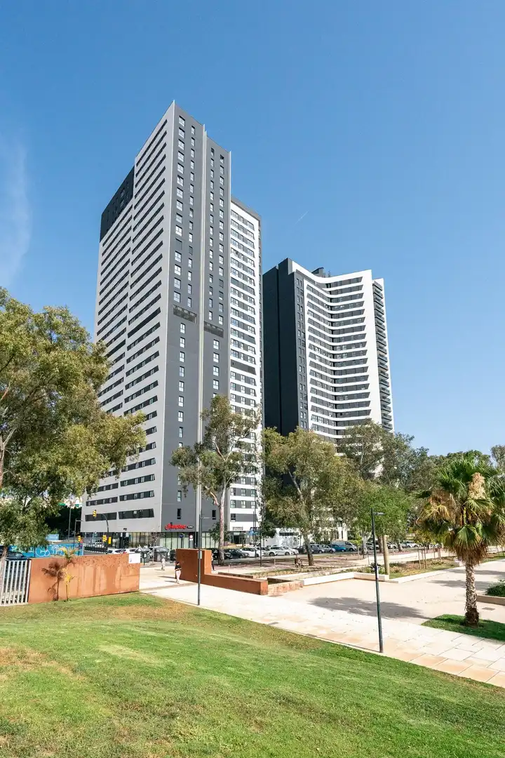 Vista exterior de Apartament en venda en Málaga amb Aire condicionat, Terrassa i Moblat