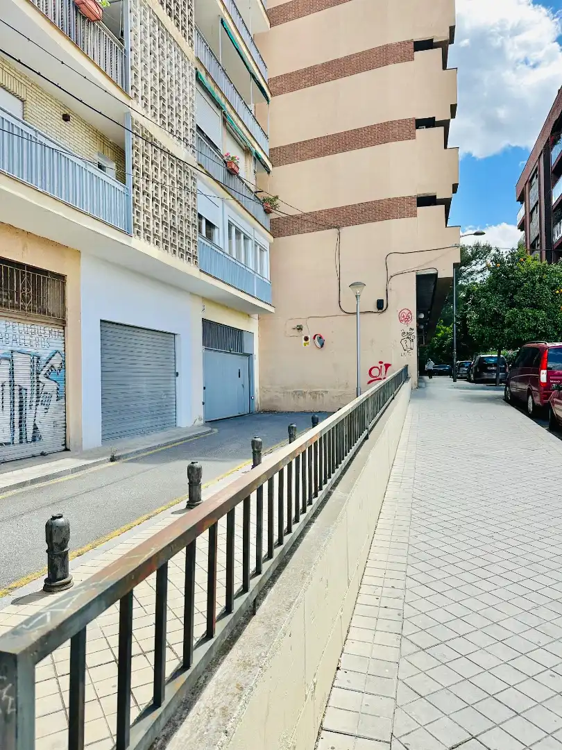 Exterior view of Garage for rent in Granada