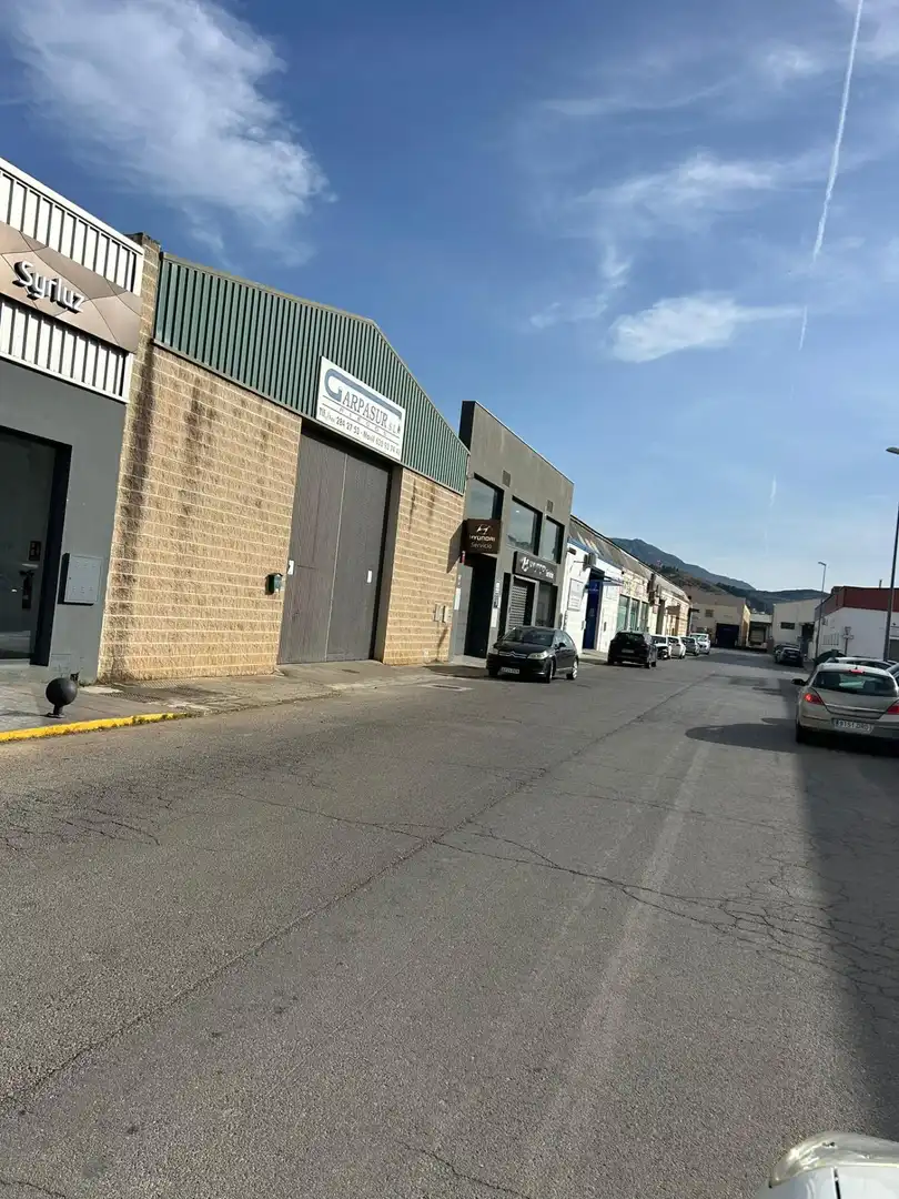 Vista exterior de Nau industrial en venda en Antequera amb Calefacció