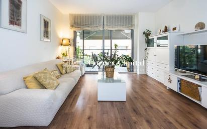 Living room of Flat for sale in  Barcelona Capital  with Air Conditioner, Heating and Terrace