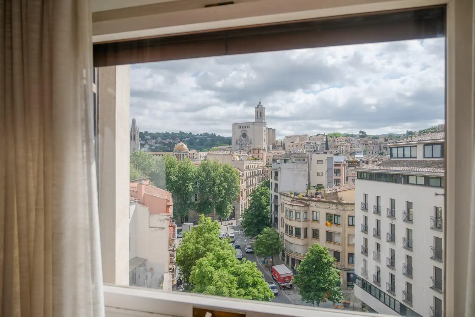 Dormitori de Apartament de lloguer en Girona amb Calefacció, Parquet i Terrassa