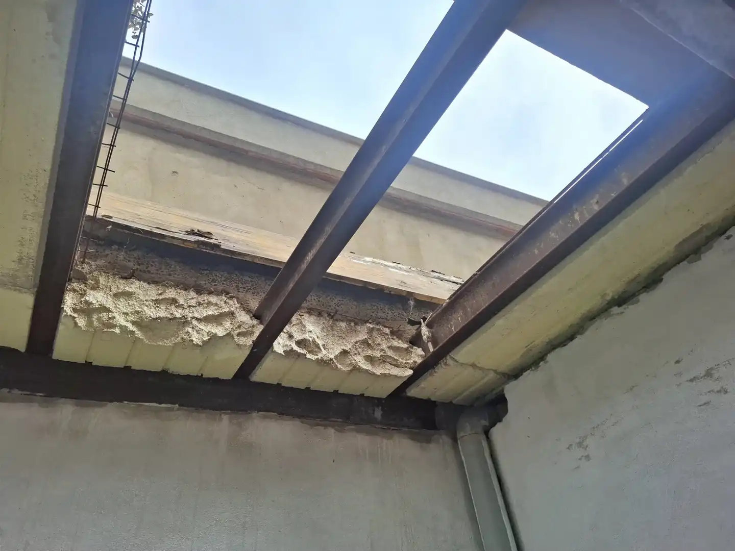 Vista exterior de Casa adosada en venda en Valencia amb Terrassa i Balcó