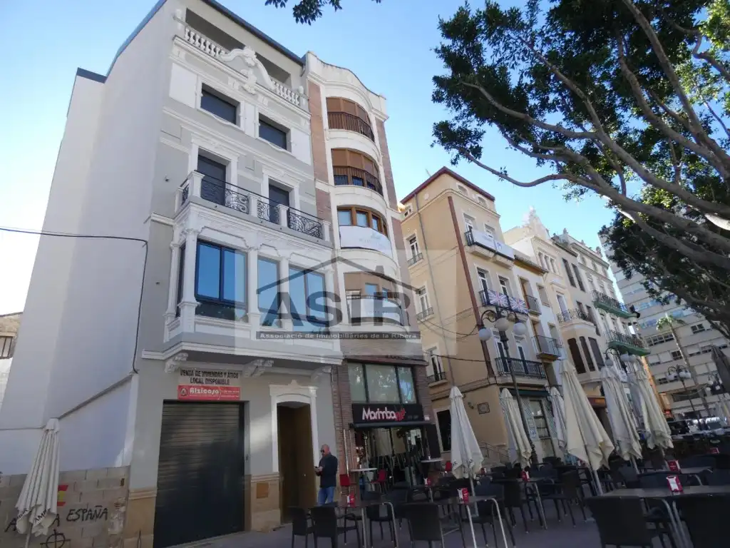 Business premises for sale in Casc Urbà
